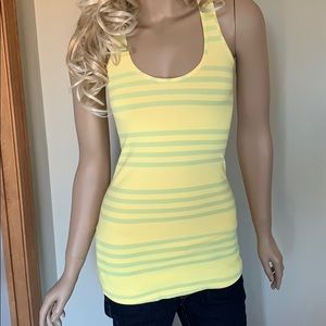 Women Lululemon tank